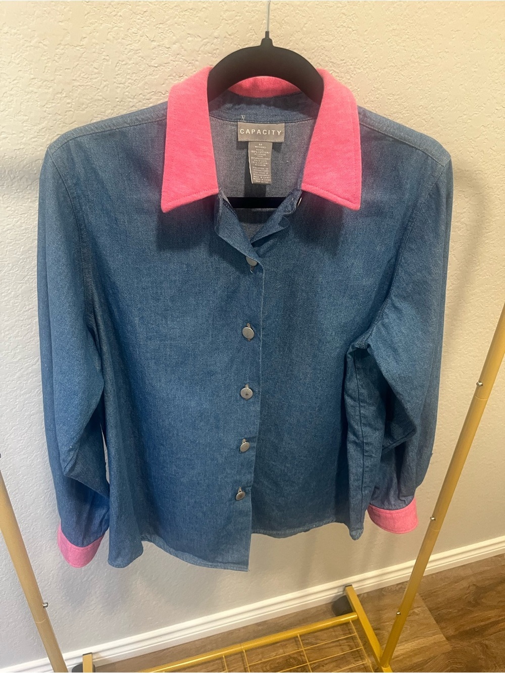 Vintage Capacity Women’s M Denim Chambray Shirt Pink Collar Cuffs 90s Colorblock